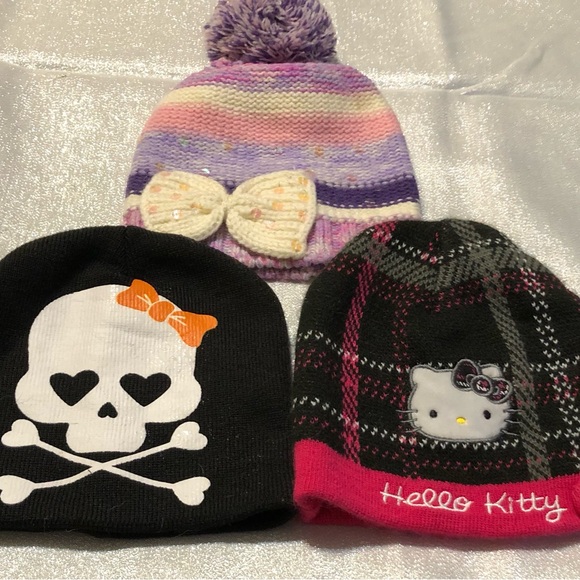 Other - 3 girls beanie hats
